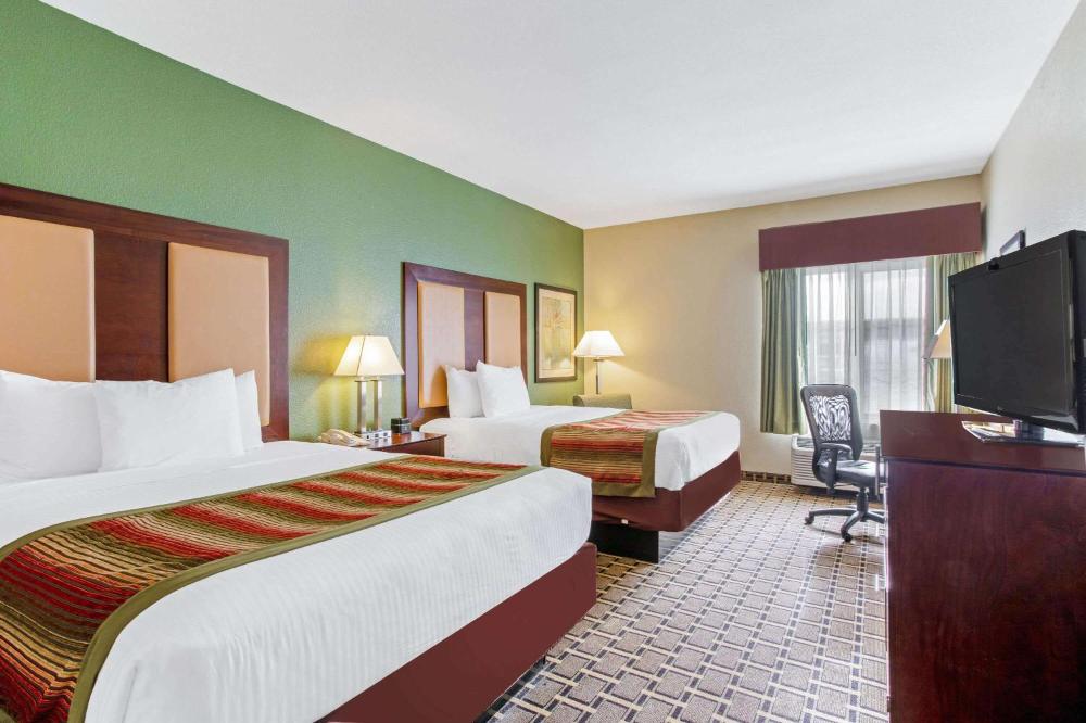 Suite with Two Queen Beds - Mobility Access/Non-Smoking interior